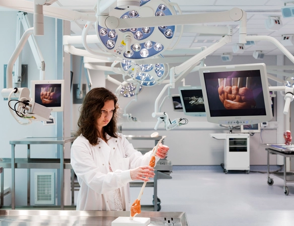 TBSI lab student microscope